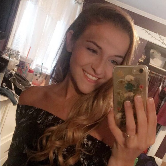 Meet your Posher, Lauren - Picture 1 of 1